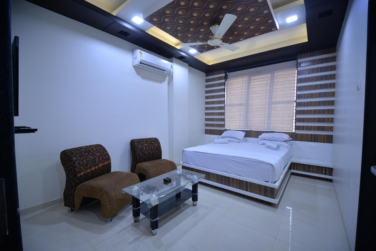 Hotel Radhe Krishna Solapur Zewnętrze zdjęcie