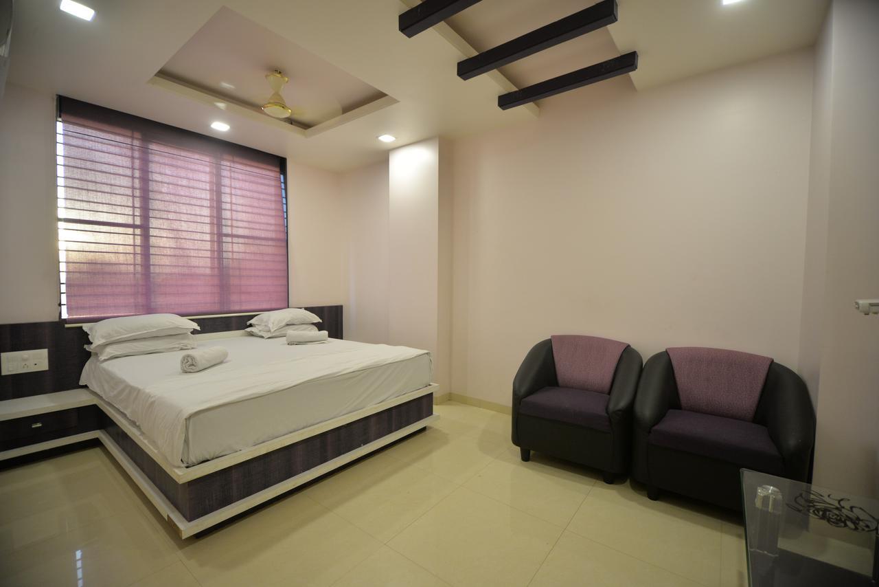 Hotel Radhe Krishna Solapur Zewnętrze zdjęcie