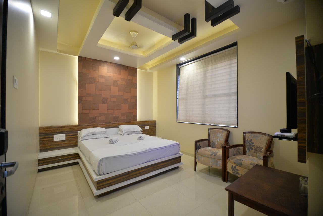 Hotel Radhe Krishna Solapur Zewnętrze zdjęcie