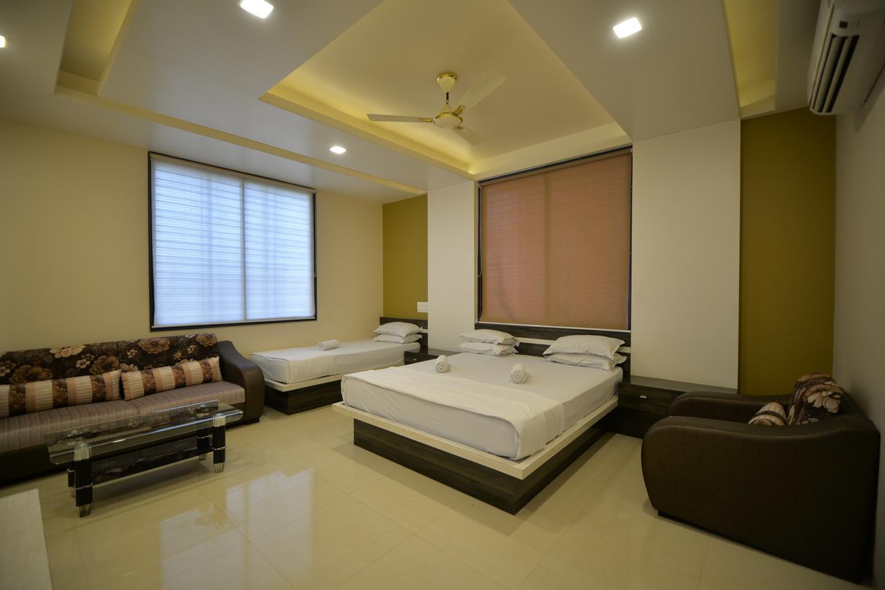 Hotel Radhe Krishna Solapur Zewnętrze zdjęcie